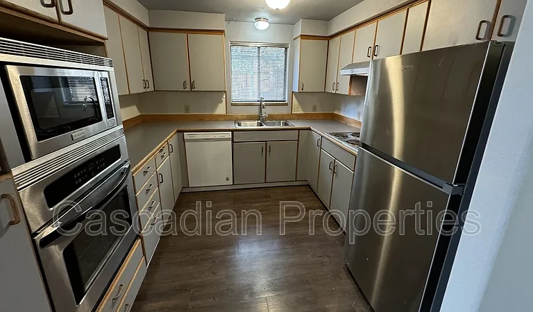 1555 Fircrest Ct SE #1 — Photo 6
