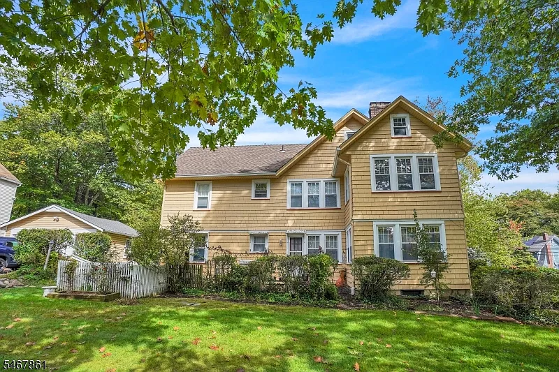 5 bed, 2.0 bath, $4,800 — Photo 2
