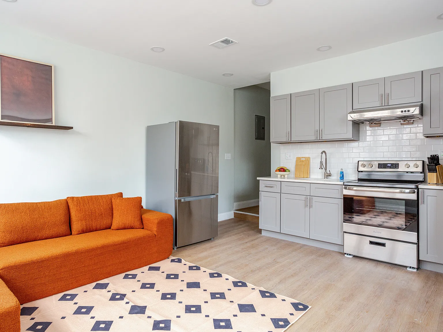 3 bed, $4,700 — Photo 3