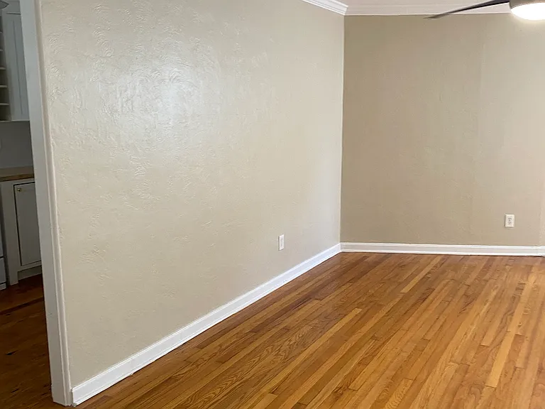 228 W Warren Ave — Photo 11