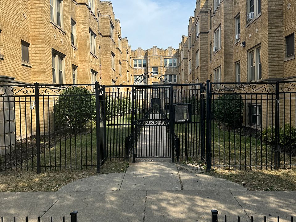 1st image of 5036 W Washington Blvd #210