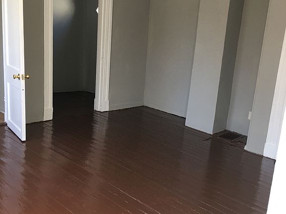 4th image of 1427 Manss Ave