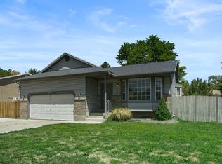887 E Nighthawk Dr, Sandy, UT 84094