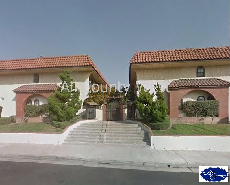 2nd image of 194 N Marguerita Ave
