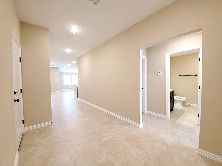 112 Canales Cir — Photo 5