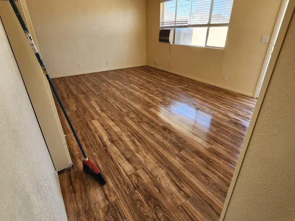 15466 Kiamichi Rd APT 2, Apple Valley, CA 92307