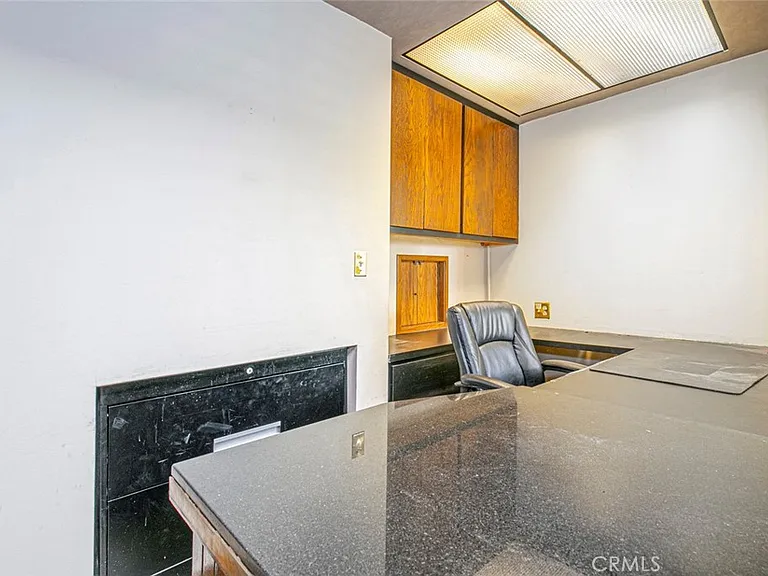 208 S Louise St — Photo 12
