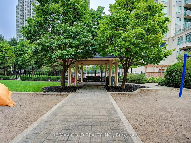 3504 Hurontario St #1607 — Photo 35