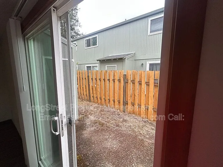 3201 SE Wake St #1 — Photo 35