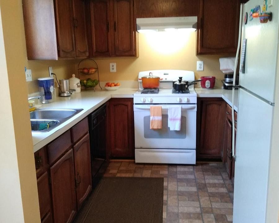 2nd image of 7033 Braddock Mews Pl Floor 2
