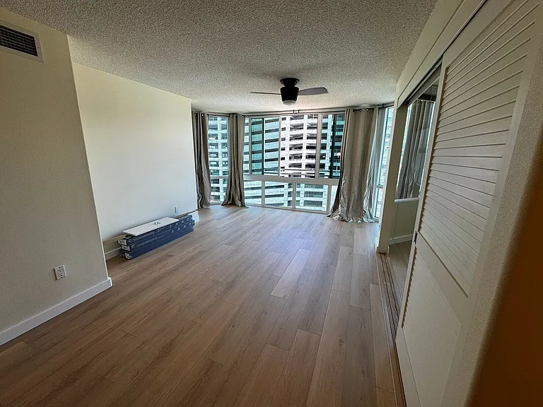 801 S King St #1508 — Photo 15