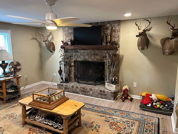 3rd image of 1225 Muddy Creek Rd.