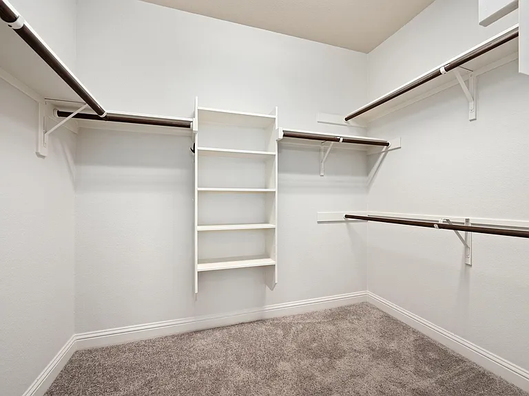 8620 Alophia Dr — Photo 16