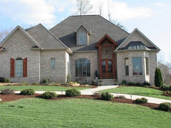 2nd image of 2136 Cherrywood Dr