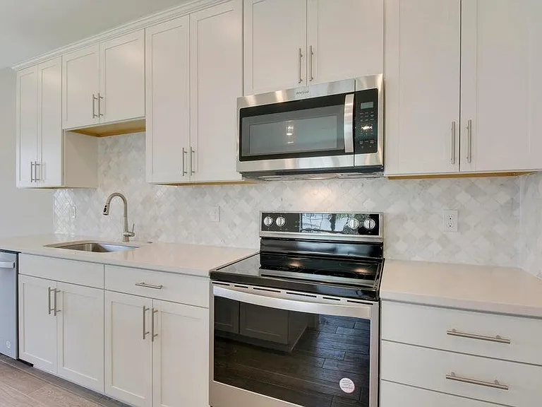 1875 SE Ocean Cove Way — Photo 8