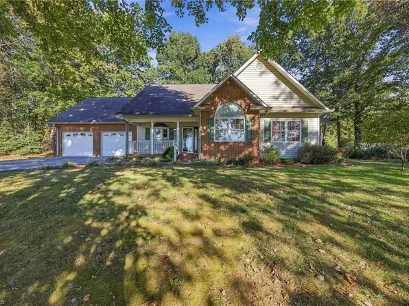 2765 Airport Rd, North Wilkesboro, NC 28659