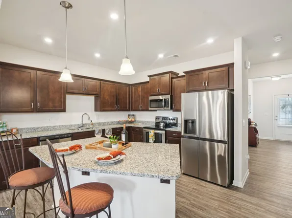 156 Sawgrass Dr, Ball Ground, GA 30107