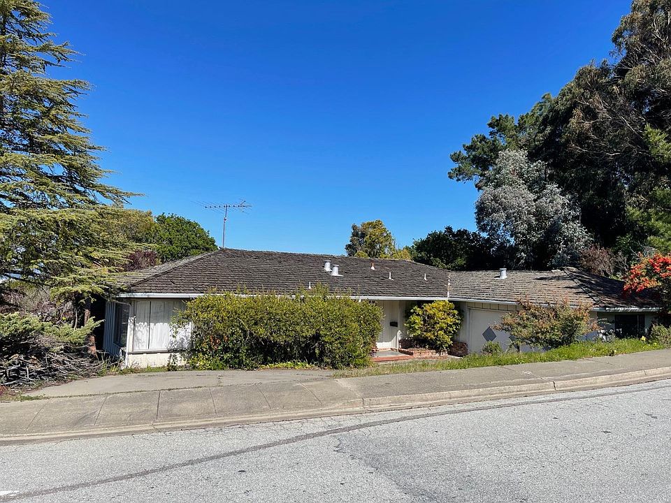 1st image of 300 Loyola Dr