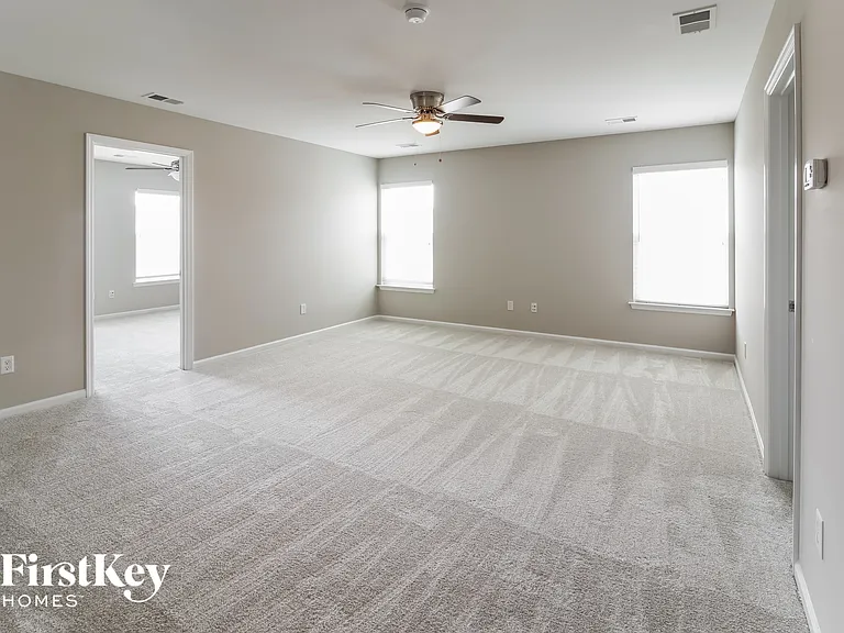 420 Gianna Ln — Photo 9