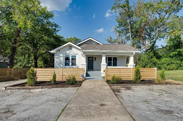 2611 McCallie Ave — Photo 3
