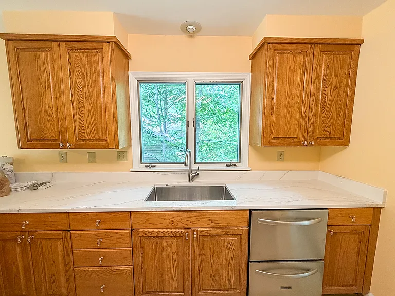 106 Montrose Dr — Photo 12
