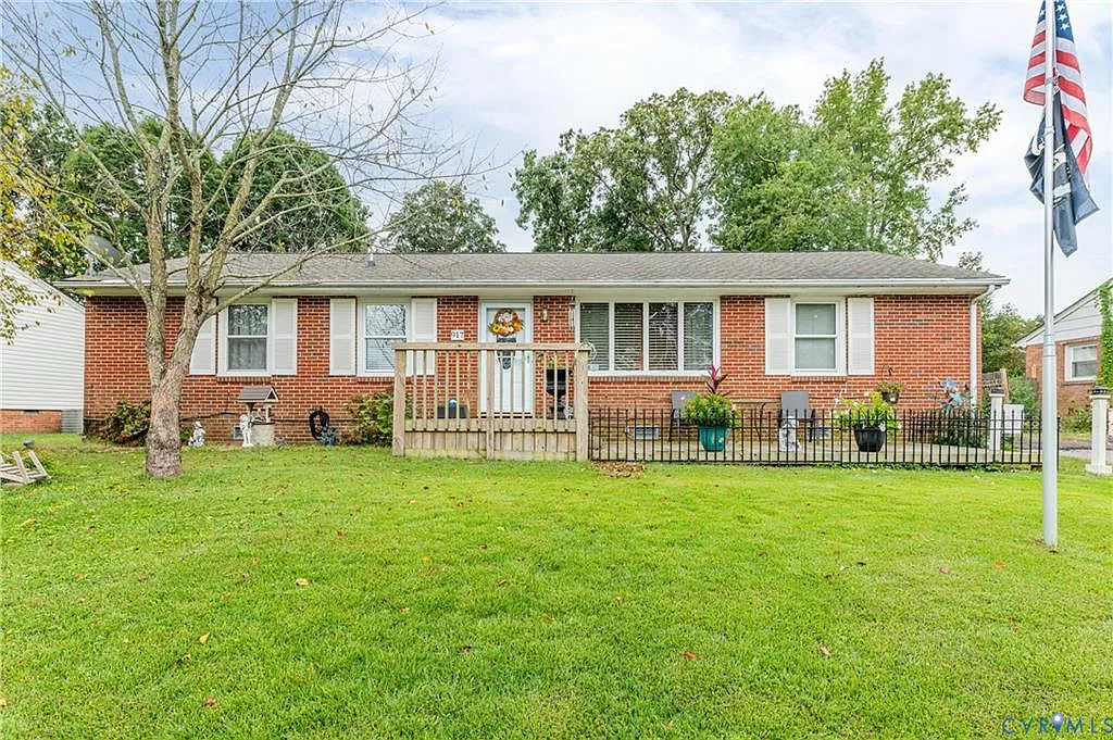 917 Yorkshire Road - 1 — Photo 1