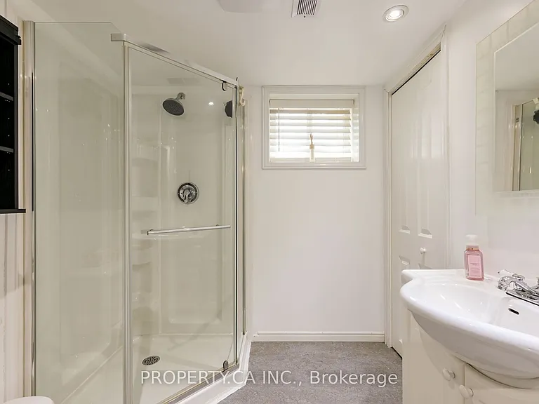 17 Park St — Photo 18
