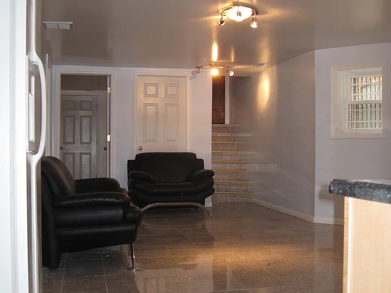 4420 N Kimball Ave — Photo 2