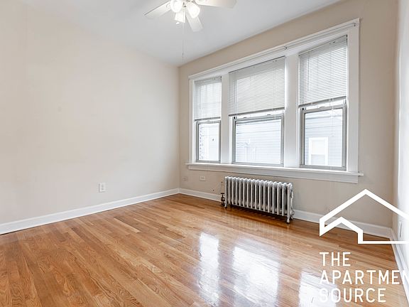 4th image of 1615 W Berteau Ave #2