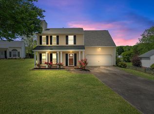 8 Woodmore Ct, Simpsonville, SC 29680