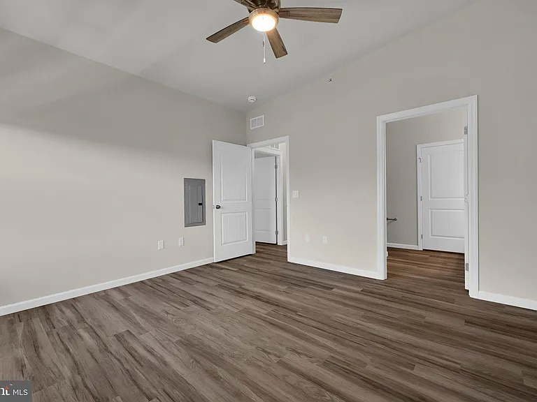 1000 Colby Ln #1204 — Photo 29
