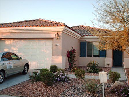 Elegant easy care landscaping