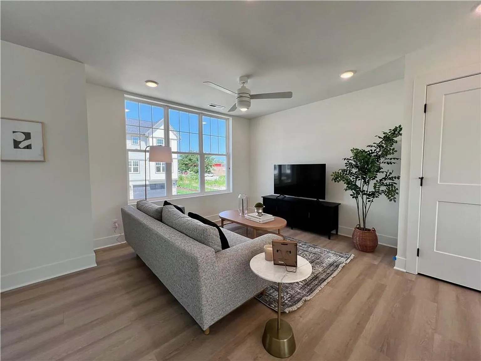 Walnut Crest Townhomes - BRAND NEW — Photo 2