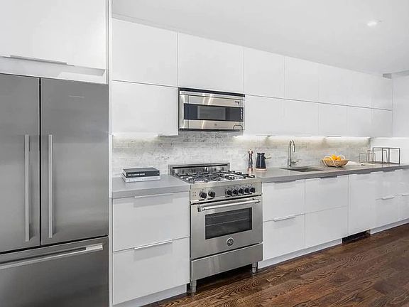 2nd image of 88 Clinton St APT 5