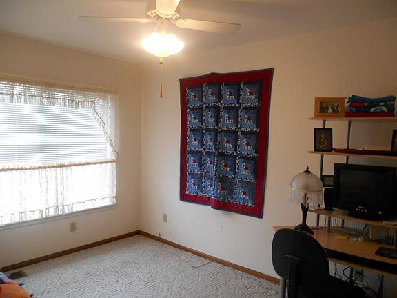 5th image of 1109 Berkley St