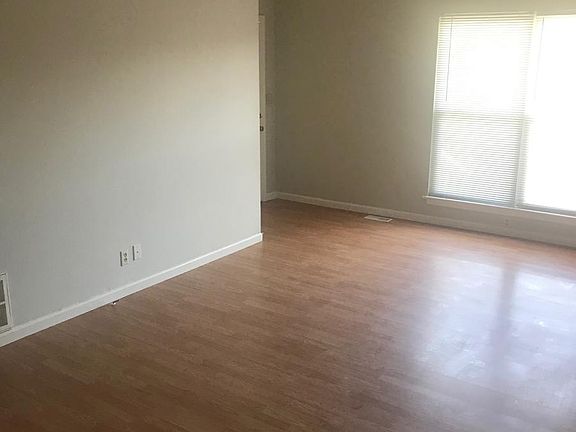 3rd image of 3523 Berkley Dr #B