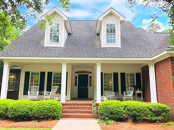 3rd image of 1265 Huntington Dr