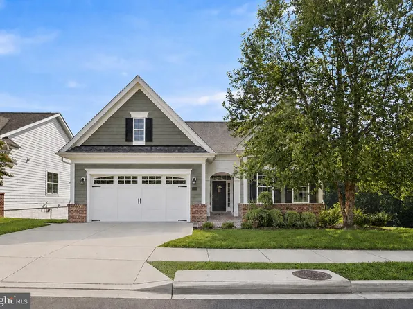 141 Buckeye Cir, La Plata, MD 20646