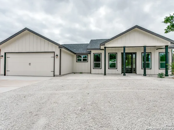 1140 Yaupon, Fischer, TX 78623