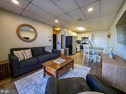 4th image of 8 Georgia Ave #6