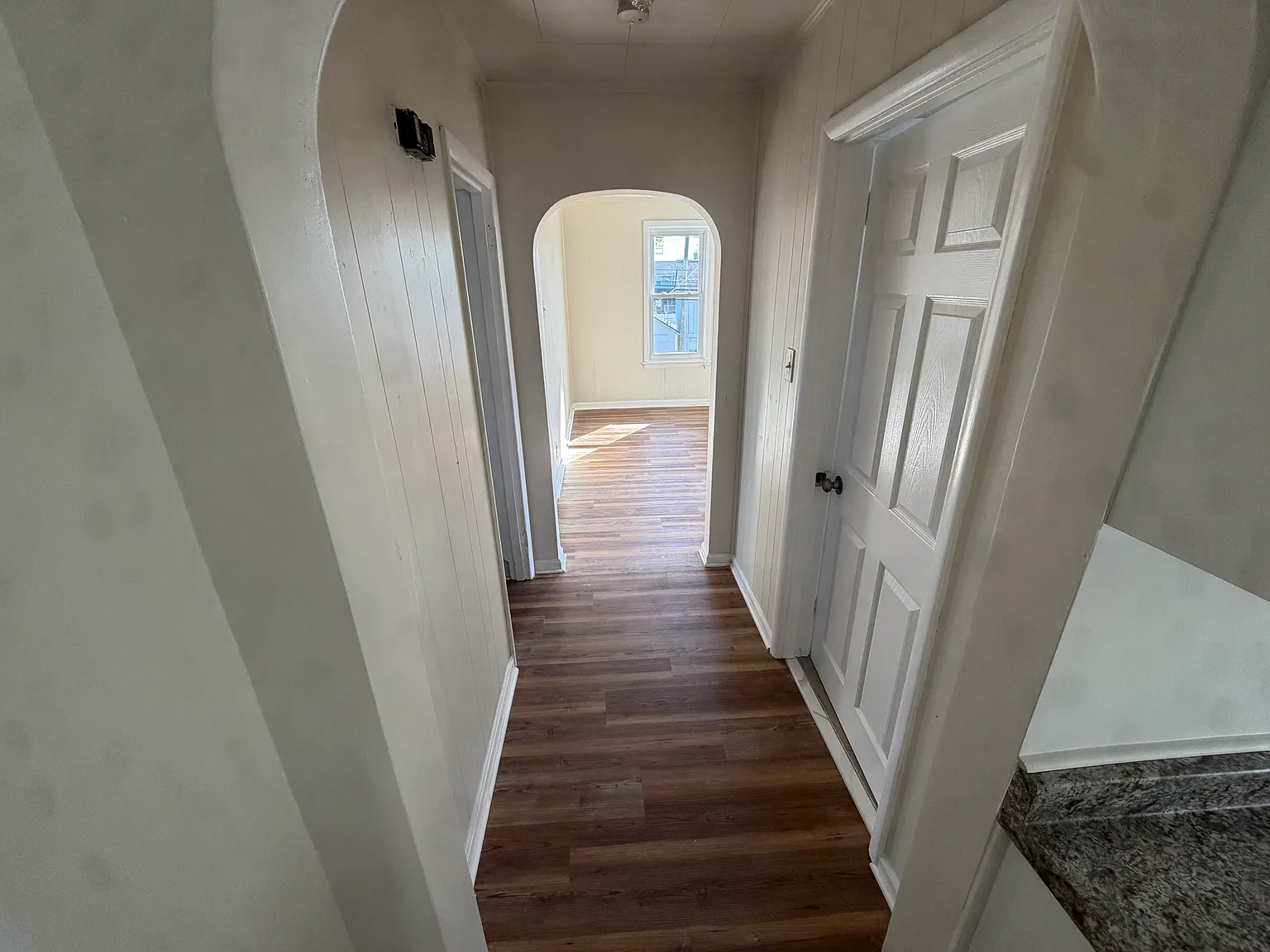 2 bed, 1000 sqft, $1,450 — Photo 2