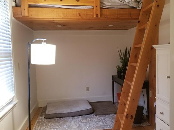18 Holbrook St #3, Freeport, ME 04032