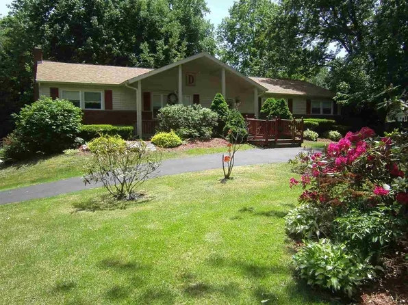 4 North Rdg, Ballston Lake, NY 12019