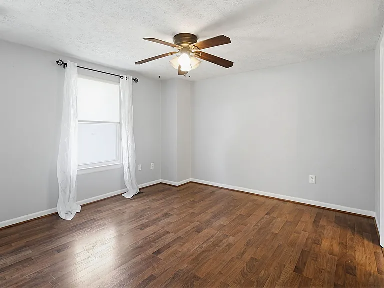 9402 Granite Hl — Photo 28