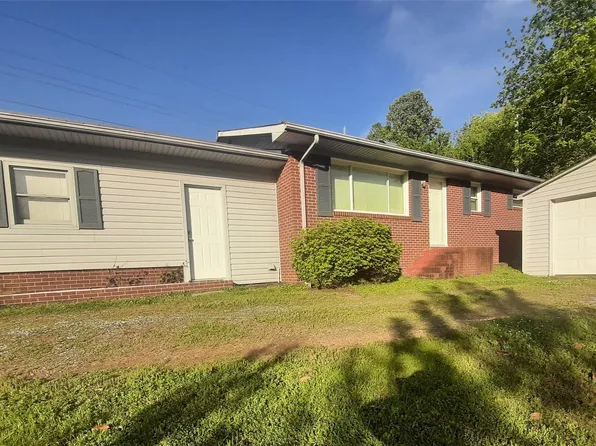 2216 Bill Coffey Pl SE, Lenoir, NC 28645