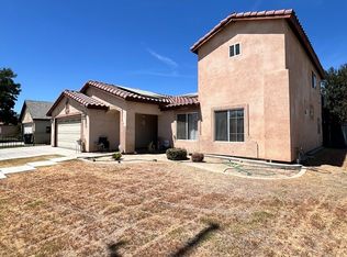 900 Berkshire Rd, Bakersfield, CA 93307