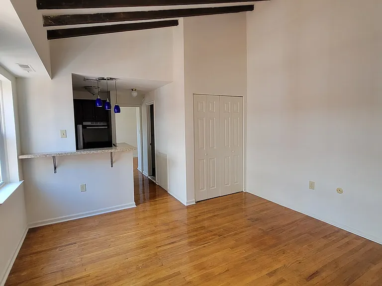 515 S 9th St #3B — Photo 3
