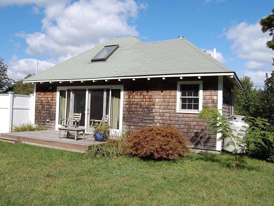 90 Meadow Ave, Oak Bluffs, MA 02557 Zillow