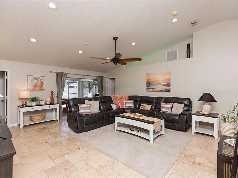 7 Lancaster Ln — Photo 25