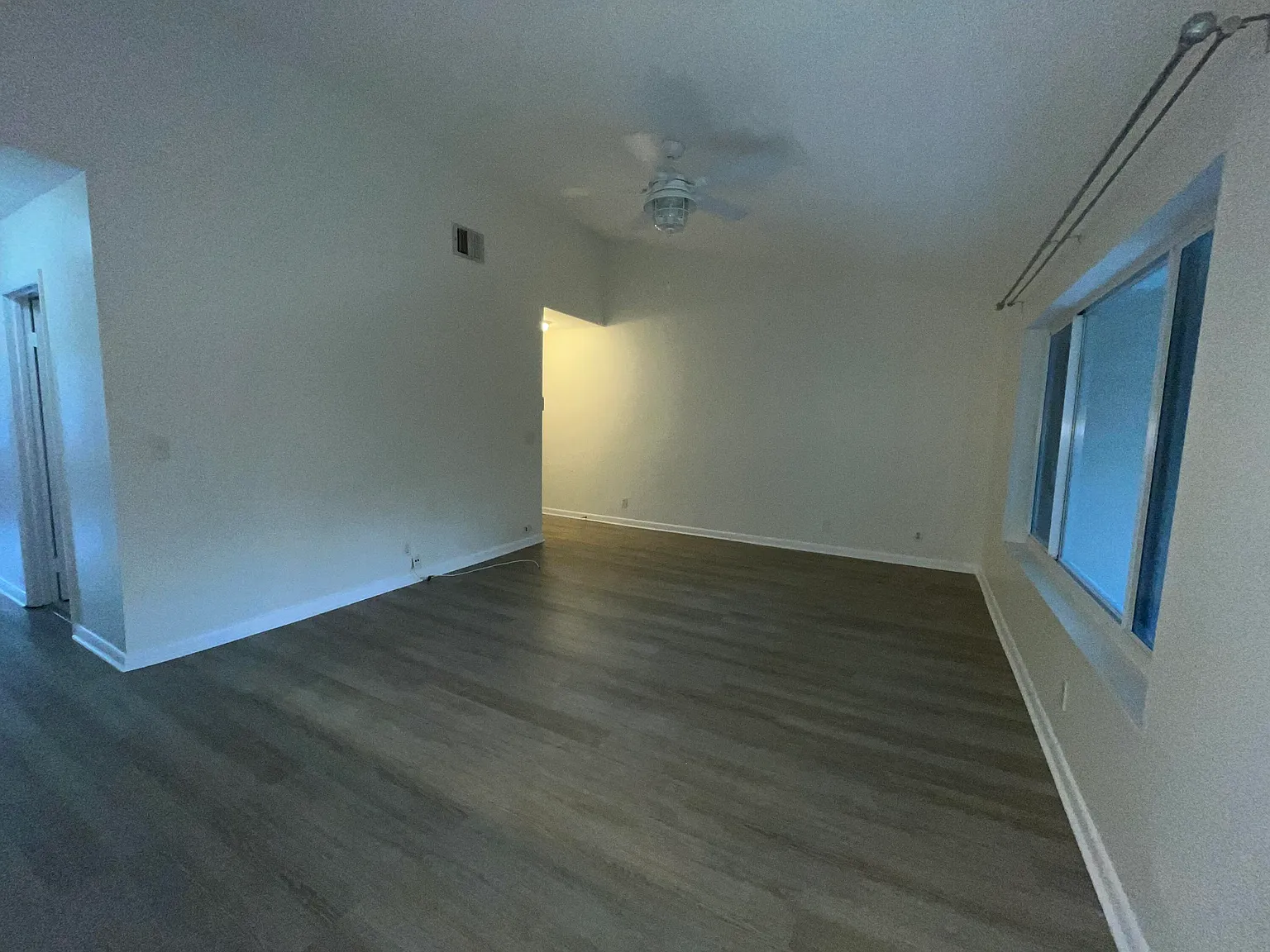 2 bed, 2.0 bath, 884 sqft, $1,995 — Photo 3